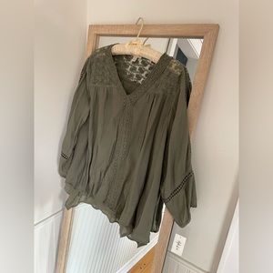 NWT - Olive Green Flowy Top - Vneck and Lace Trim - Size L - Macy’s